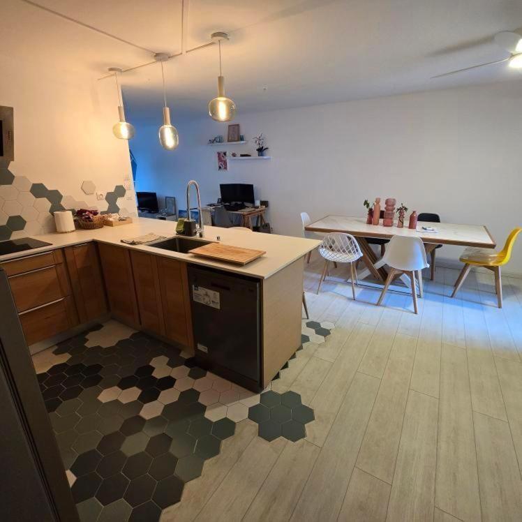 Chambre Chez L'Habitant Cosy Et Moderne, Vue Sur Montagne Saint-Denis Eksteriør billede